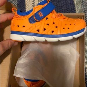 Stride rite water shoes made2play